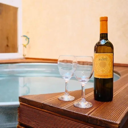 61, Cozy Oasis With Mini Pool And Courtyard *