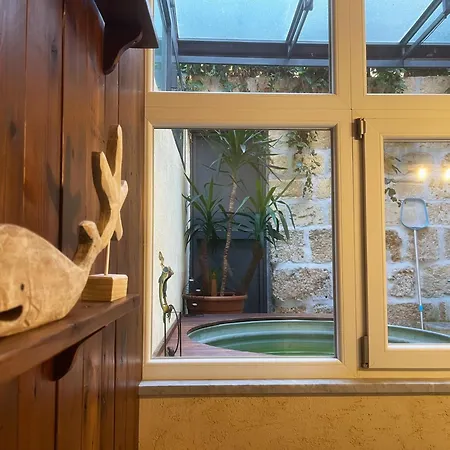 61 Urban Oasis With Private Mini Pool & Courtyard - Families & Groups Apartman