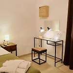 61 Urban Oasis With Private Mini Pool & Courtyard - Families & Groups Apartment